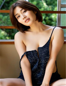 美女考比